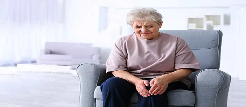 افزایش سن یکی از علل بروز درد زانو است.